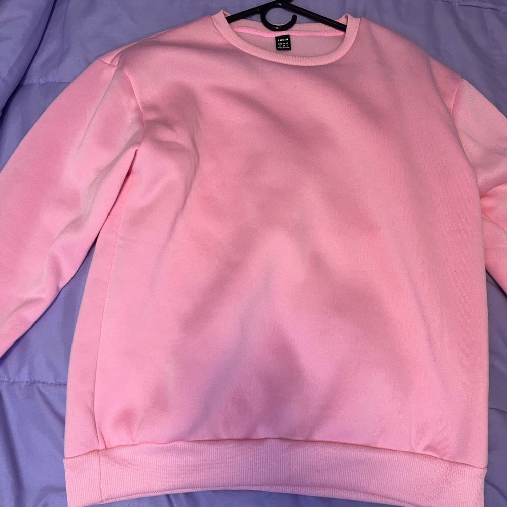 women’s pink sweater size medium
